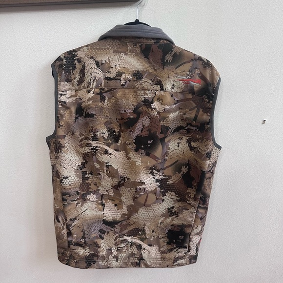 Sitka Brown and Gray Outdoor Camouflage Vest - Picture 4 of 5